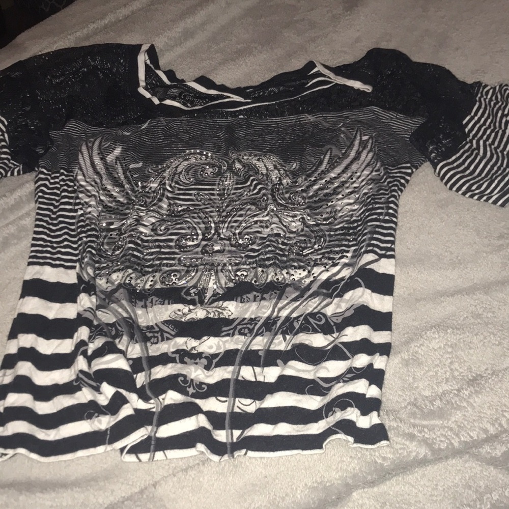 Black and white tee